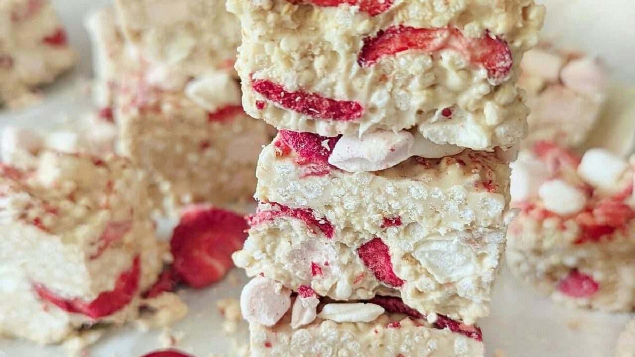 White Chocolate Srawberry Quinoa Bites