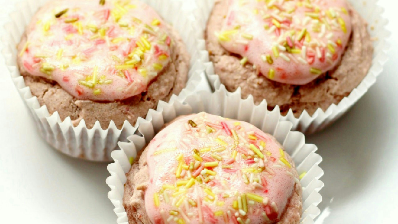 Cream Stuffed Strawberry Shortcake Cupcakes