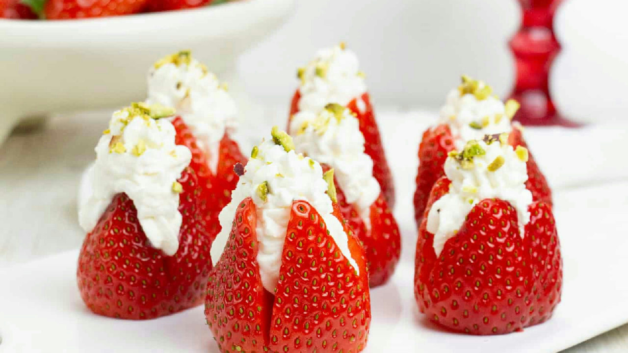 Simple Whipped Mascarpone Stuffed Strawberries