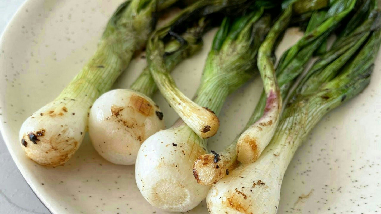Mexican Grilled Onions (Cebollitas Asadas)