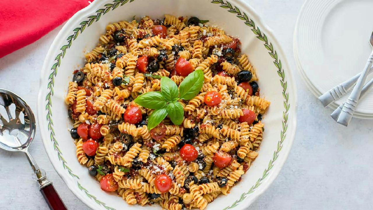 Rotini Pasta Salad with Sun-Dried Tomatoes