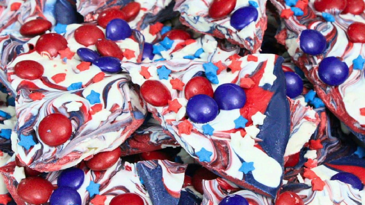 Fourth of July Bark Recipe: Patriotic Sweet Treat!