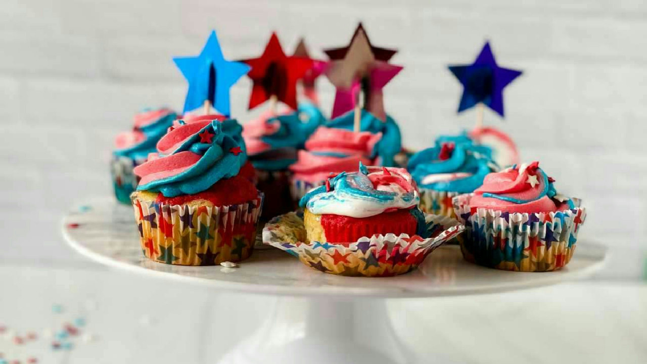 Swirled 4th of July Cupcakes
