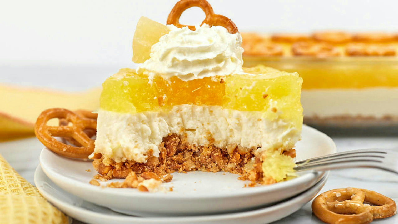 Pineapple Pretzel Salad (Classic 3-Layer Dessert Recipe!) Pineapple Pretzel Salad (Classic 3-Layer Dessert Recipe!)