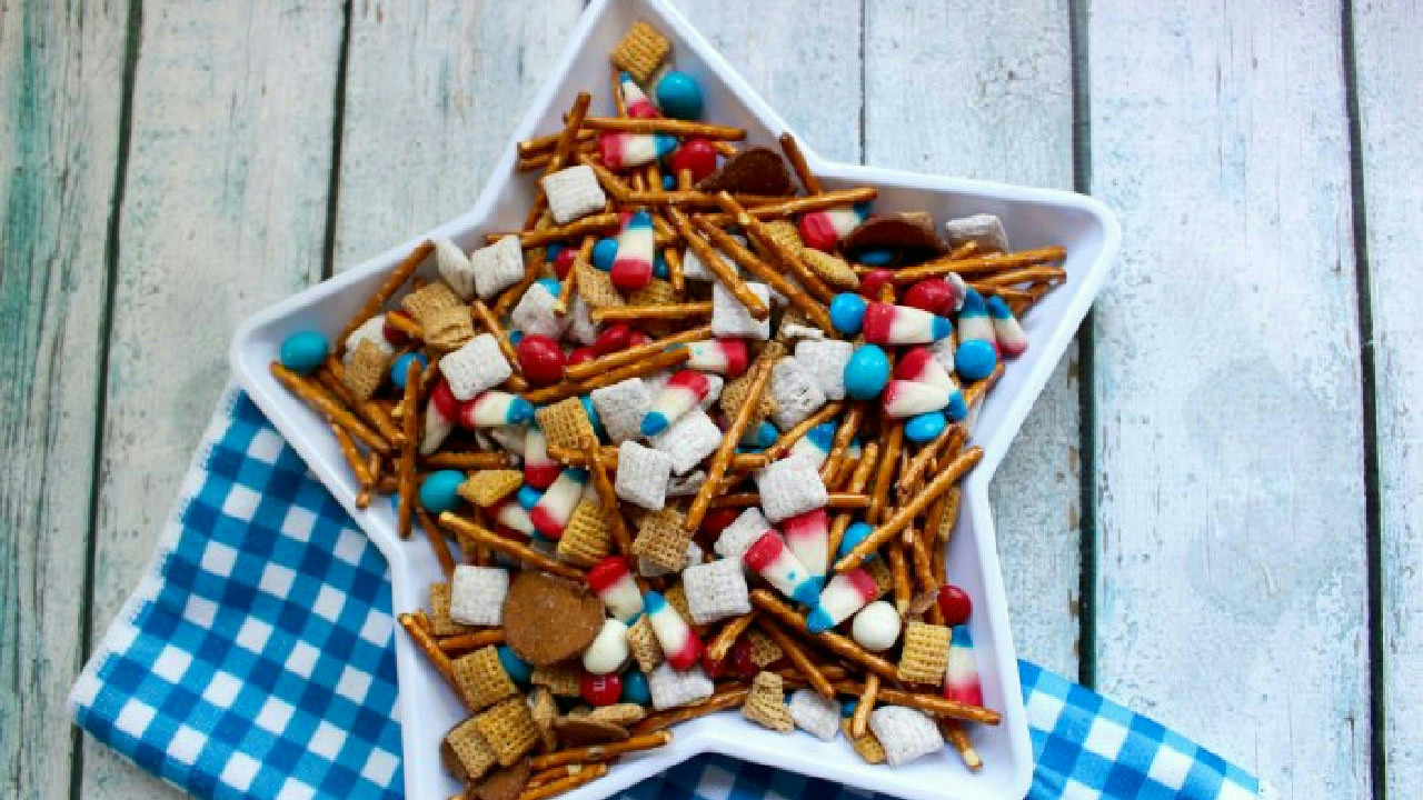 4th of July Snacks! Patriotic Snack Mix
