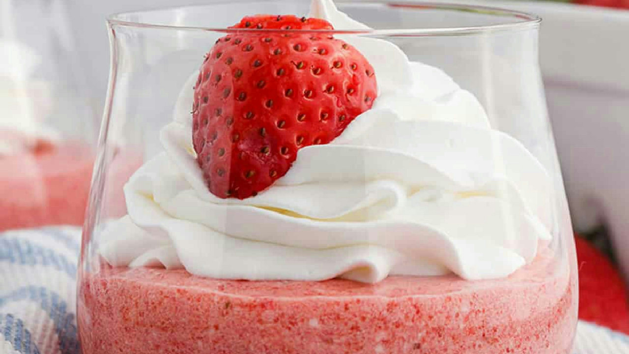 Easy Strawberry Mousse