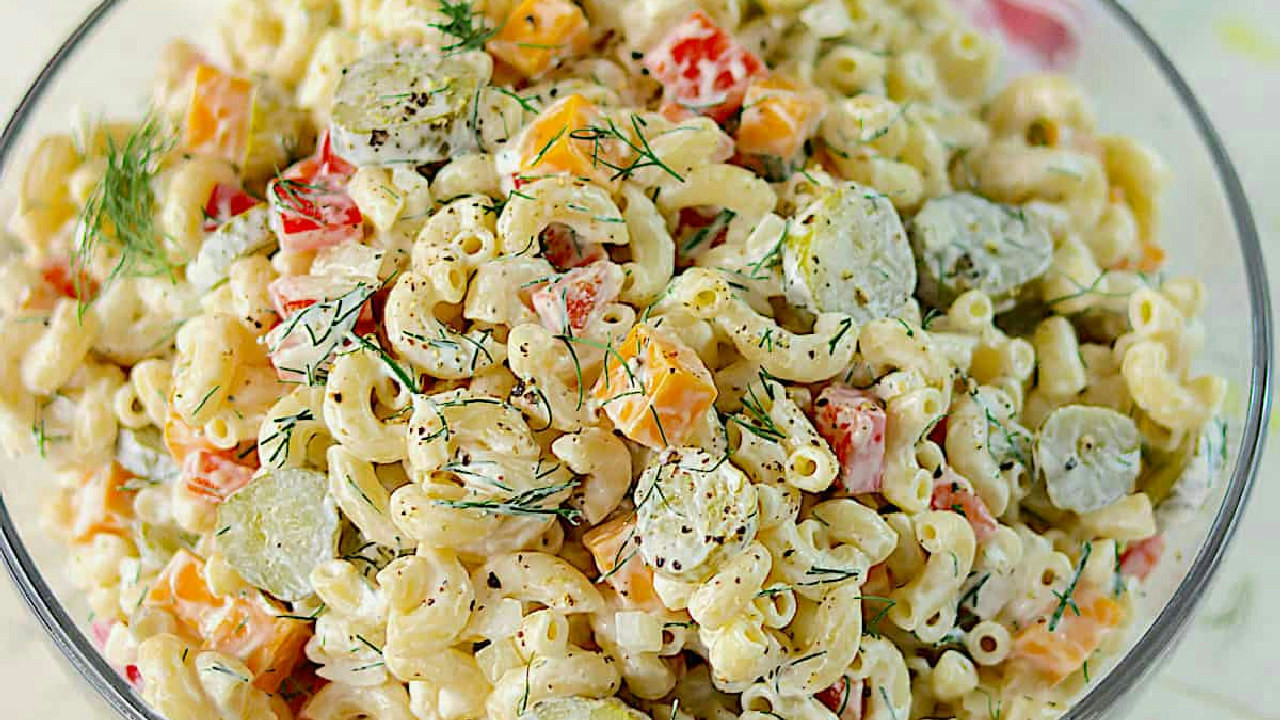 The creamy dill pickle pasta salad pickle lovers can’t stop making.