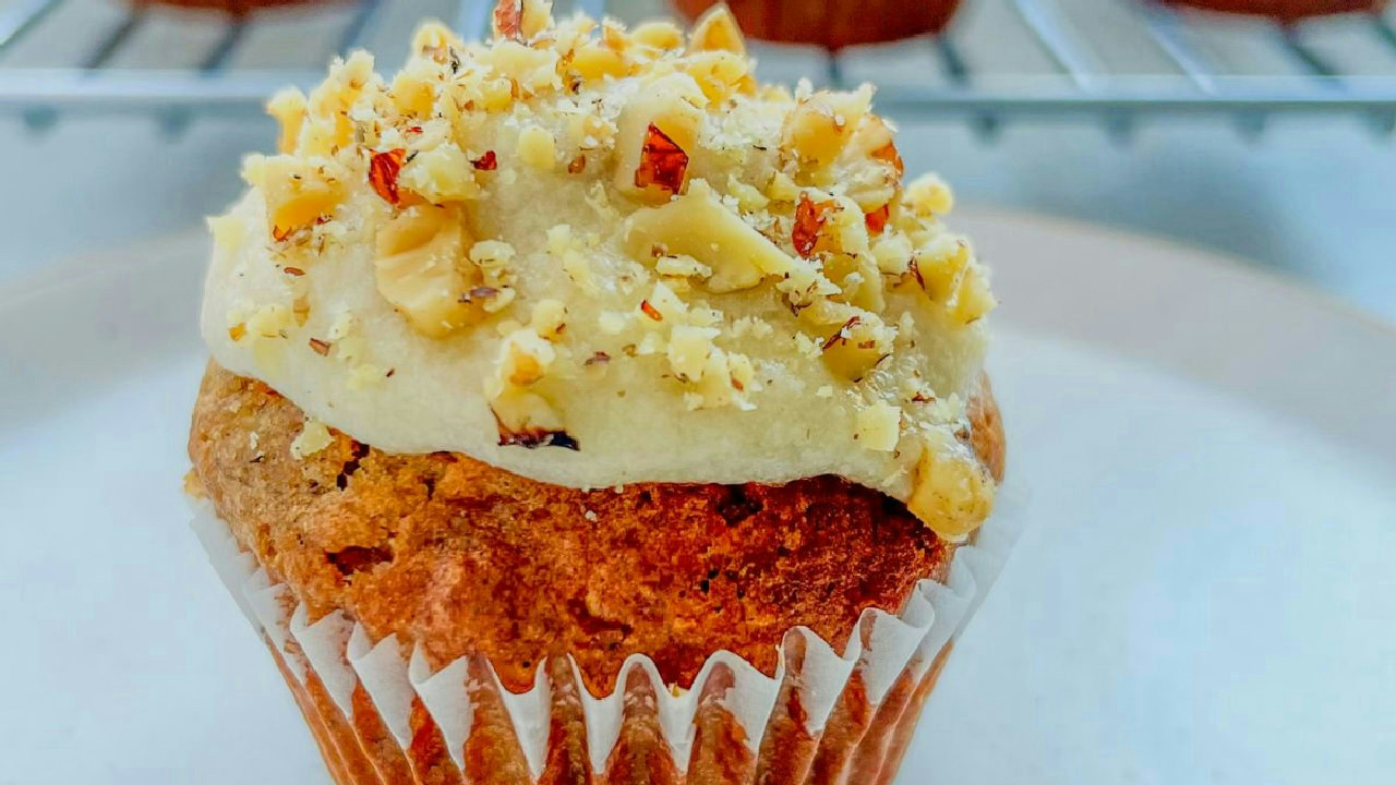 Banana Walnut Cupcakes