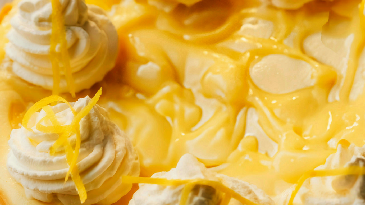 Lemon Swirl Cheesecake (Easy + Delicious!) Lemon Swirl Cheesecake (Easy + Delicious!)