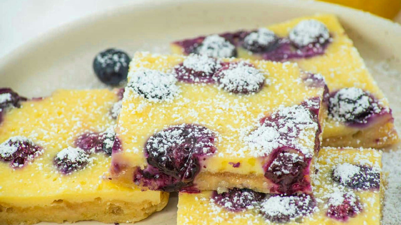 Old-Fashioned Blueberry Lemon Bars with Shortbread Crust Old-Fashioned Blueberry Lemon Bars with Shortbread Crust