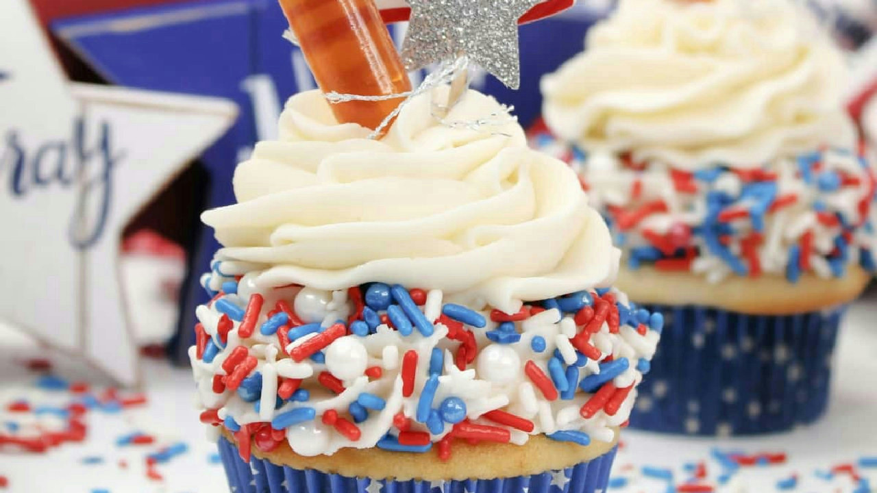 Jack Daniels Honey Whiskey Cupcakes (Boozy & Easy!)