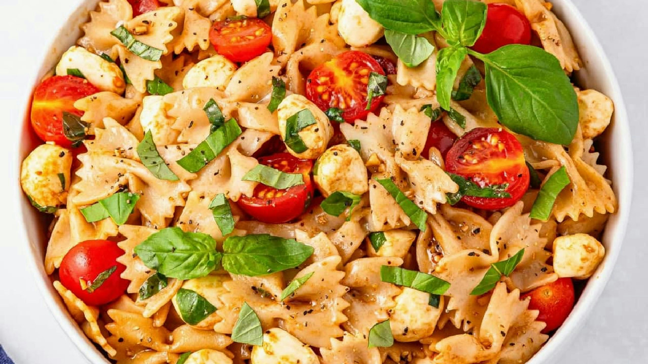 Fresh Caprese Pasta Salad Recipe