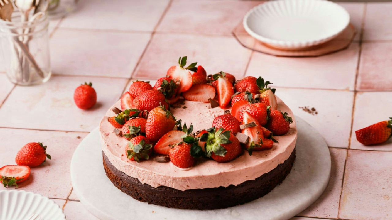 Chocolate Cake with Strawberry Mousse Recipe