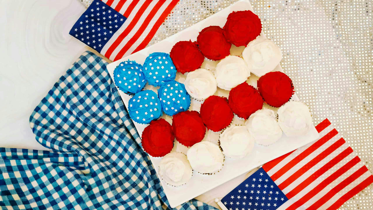 Easy Patriotic American Flag Cupcakes Recipe