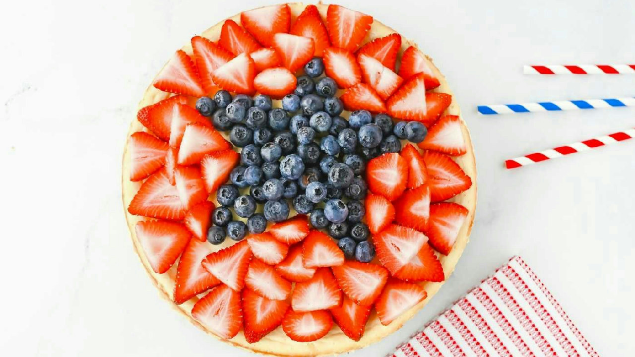 4th of July Cheesecake with Strawberries and Blueberries