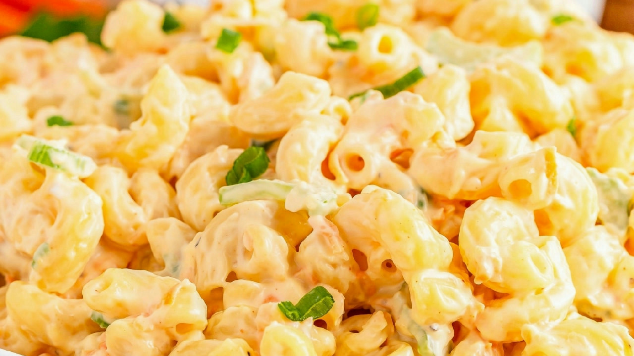 Hawaiian Macaroni Salad (Cold Pasta Salad)